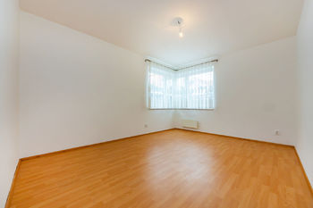 Prodej bytu 4+kk v osobním vlastnictví 92 m², Jinočany