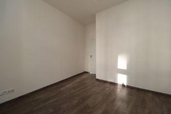 Pokoj č. 3 - Pronájem bytu 3+kk v osobním vlastnictví 58 m², Praha 3 - Vinohrady