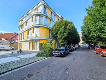 Prodej nájemního domu 793 m², Louny