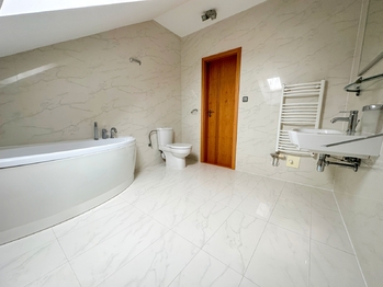 Prodej nájemního domu 793 m², Louny