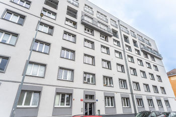 Prodej bytu 2+kk v osobním vlastnictví 64 m², Praha 8 - Libeň