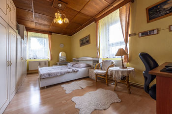 Prodej hotelu 660 m², Nelahozeves