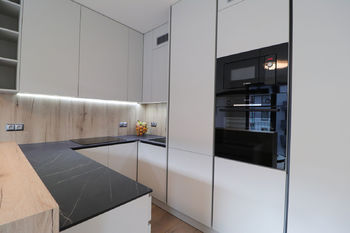 Kuchyň - Pronájem bytu 2+kk v osobním vlastnictví 54 m², Praha 8 - Karlín
