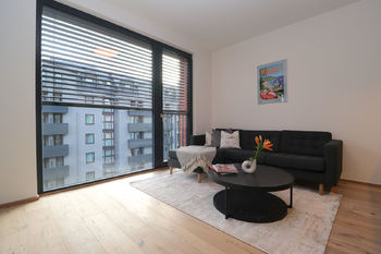 Obývací pokoj - Pronájem bytu 2+kk v osobním vlastnictví 54 m², Praha 8 - Karlín
