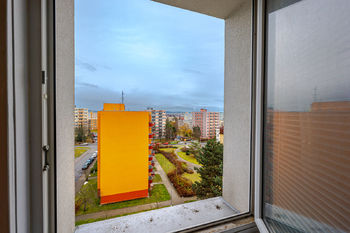 Z okna - Prodej bytu 1+1 v osobním vlastnictví 31 m², České Budějovice
