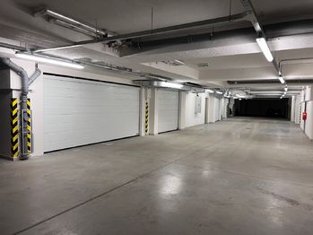 Pronájem garáže 25 m², Brno