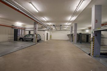 garáž - Prodej bytu 1+1 v osobním vlastnictví 43 m², České Budějovice