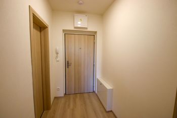 předsíň - Prodej bytu 1+1 v osobním vlastnictví 43 m², České Budějovice
