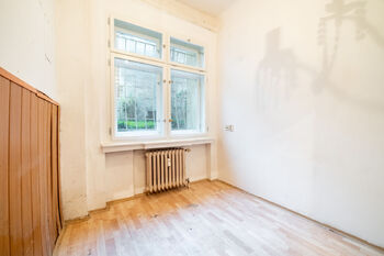 Pokoj - Prodej bytu 2+kk v osobním vlastnictví 43 m², Praha 5 - Smíchov