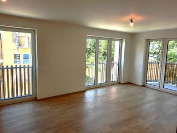 obývací pokoj - Prodej bytu 2+kk v osobním vlastnictví 63 m², Vrchlabí