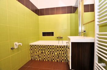 koupelna ... - Pronájem bytu 3+kk v osobním vlastnictví 74 m², Havlíčkův Brod