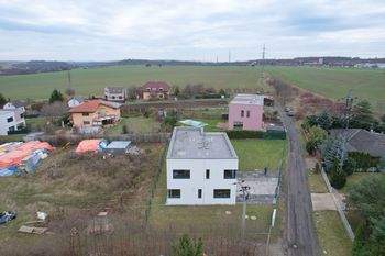 pohled na dům z ptačí perspektivy - Prodej domu 148 m², Statenice