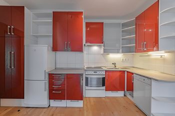 Kuchyňská linka se spotřebiči - Pronájem bytu 2+kk v osobním vlastnictví 48 m², Praha 10 - Strašnice