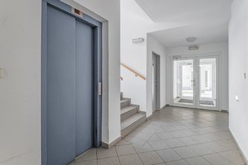 Interiér domu - Pronájem bytu 2+kk v osobním vlastnictví 48 m², Praha 10 - Strašnice