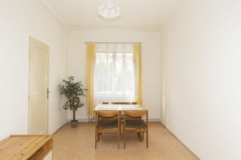 jídelna - Pronájem bytu 3+1 v osobním vlastnictví 85 m², Praha 5 - Smíchov