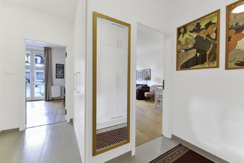 Prodej bytu 2+kk v osobním vlastnictví 52 m², Praha 1 - Malá Strana