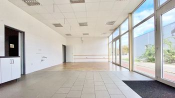 Pronájem obchodních prostor 89 m², Pardubice