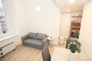 Pronájem bytu garsoniéra v osobním vlastnictví 20 m², Praha 8 - Karlín