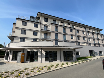 Pohled na budovu - Prodej obchodních prostor 197 m², Brandýs nad Labem-Stará Boleslav 