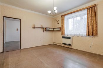 Obývací pokoj - Prodej domu 108 m², Chrášťany