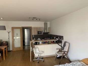 Prodej bytu 1+kk v osobním vlastnictví 50 m², Praha 8 - Dolní Chabry