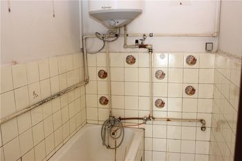 Koupelna - Prodej bytu 3+kk v osobním vlastnictví 88 m², Neveklov