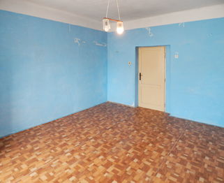 Pokoj v přízemí - Prodej domu 100 m², Lužná