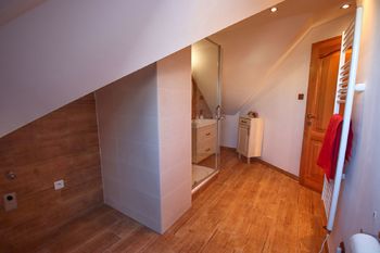 koupelna - Prodej bytu atypický v osobním vlastnictví 77 m², České Budějovice