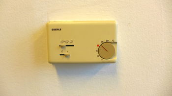 termostat - Pronájem obchodních prostor 31 m², Praha 3 - Žižkov
