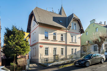 Prodej bytu 4+1 v osobním vlastnictví, Karlovy