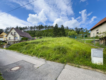 Stavební pozemek na prodej u Berouna - Prodej pozemku 798 m², Králův Dvůr