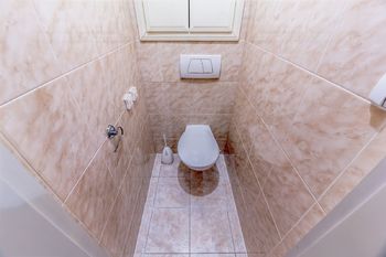 WC - Prodej bytu 2+kk v osobním vlastnictví 42 m², Praha 4 - Modřany