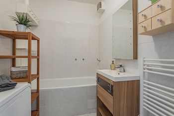 Koupelna. - Prodej bytu 3+1 v družstevním vlastnictví 76 m², Jindřichův Hradec
