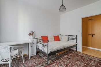 Pokoj s balkonem. - Prodej bytu 3+1 v družstevním vlastnictví 76 m², Jindřichův Hradec