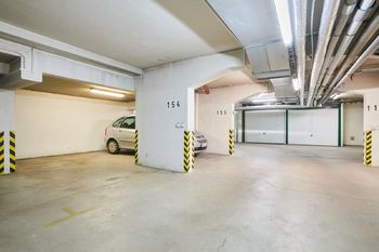 podzemní garáže - Prodej bytu 1+kk v osobním vlastnictví 30 m², Praha 4 - Kunratice