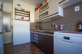 kuchyň  - Prodej bytu 3+1 v osobním vlastnictví 70 m², Opatovice nad Labem