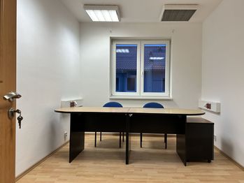 Pronájem kancelářských prostor 100 m², Teplice