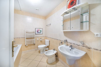 Prodej bytu 2+kk v osobním vlastnictví 65 m², Karlovy Vary