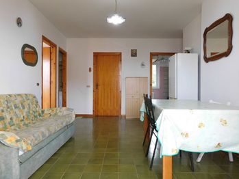 obývací pokoj s rozkládací pohovkou - Prodej bytu 3+1 v osobním vlastnictví 48 m², San Nicola Arcella 