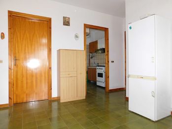 pohled z obývacího pokoje do kuchyňky - Prodej bytu 3+1 v osobním vlastnictví 48 m², San Nicola Arcella
