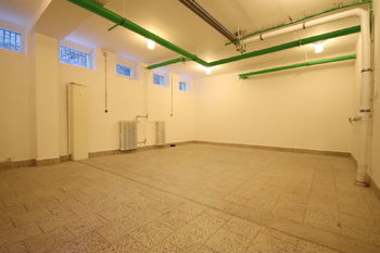 Pronájem skladovacích prostor 48 m², Praha 8 - Kobylisy