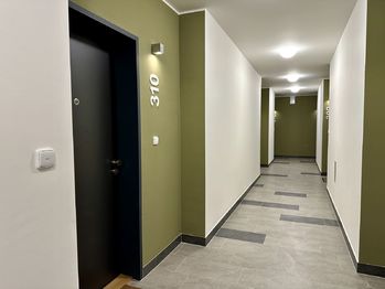 Pronájem bytu 2+kk v družstevním vlastnictví 50 m², Praha 5 - Hlubočepy