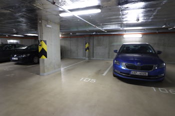 Pronájem garážového stání 10 m², Praha 4 - Nusle
