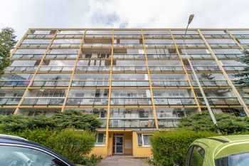 Prodej bytu 2+1 v osobním vlastnictví 62 m², Praha 8 - Bohnice