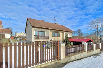 Prodej domu 330 m², Petrovice