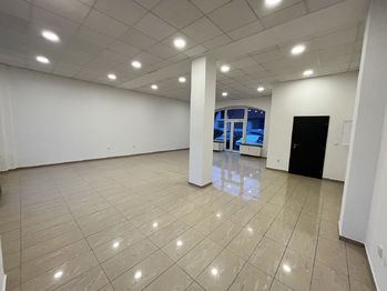 Pronájem obchodních prostor 96 m², Pelhřimov