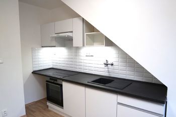 Kuchyň - Pronájem bytu 1+1 v osobním vlastnictví 42 m², Praha 8 - Libeň 