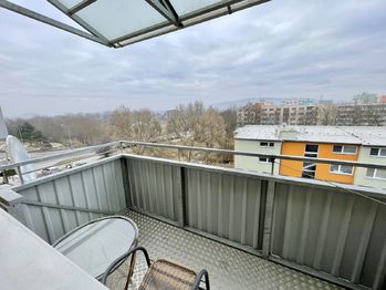 Pohled z balkonu - Pronájem bytu 1+1 v osobním vlastnictví 37 m², Strakonice