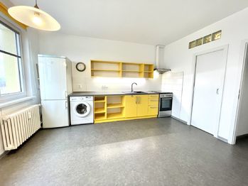 Pokoj č. 2 - kuchyně - Pronájem bytu 1+1 v osobním vlastnictví 37 m², Strakonice