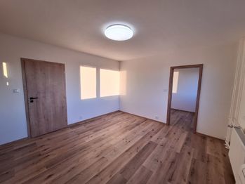 Obývací pokoj  - Pronájem bytu 2+1 v osobním vlastnictví 44 m², Vyškov